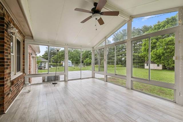 4408 Alpine Way, Murfreesboro, TN 37129 - unfurnished sunroom with ceiling fan and view of wooded area