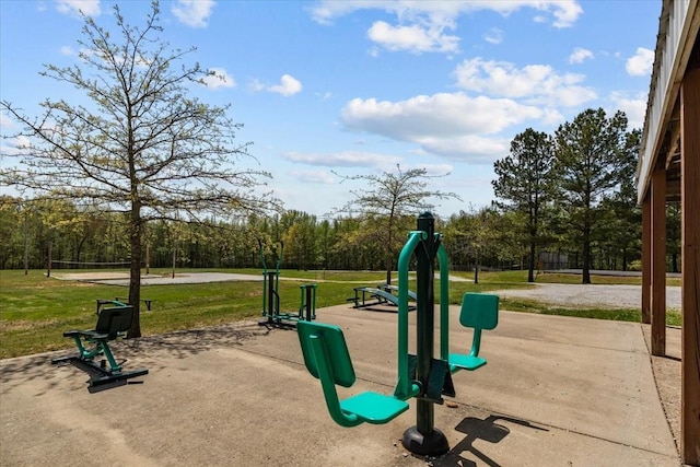 4410 Trace Creek Rd, Mc Ewen, TN 37101 - view of property's community with a yard