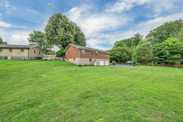 1006 Hillcrest Cir, Pleasant View, TN 37146 - view of yard with a garage
