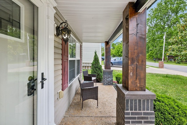 325 Golfview Ln, Springfield, TN 37172 - view of patio / terrace with a porch