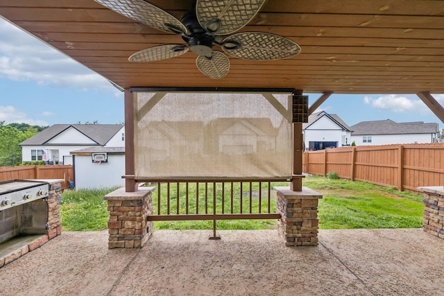 325 Golfview Ln, Springfield, TN 37172 - view of patio / terrace featuring a fenced backyard and ceiling fan