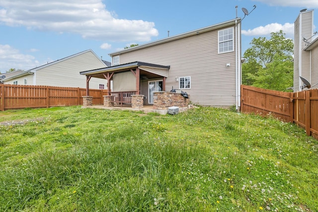 325 Golfview Ln, Springfield, TN 37172 - back of property with a patio area