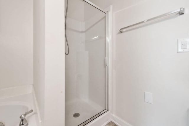 325 Golfview Ln, Springfield, TN 37172 - bathroom with a shower stall and a bath