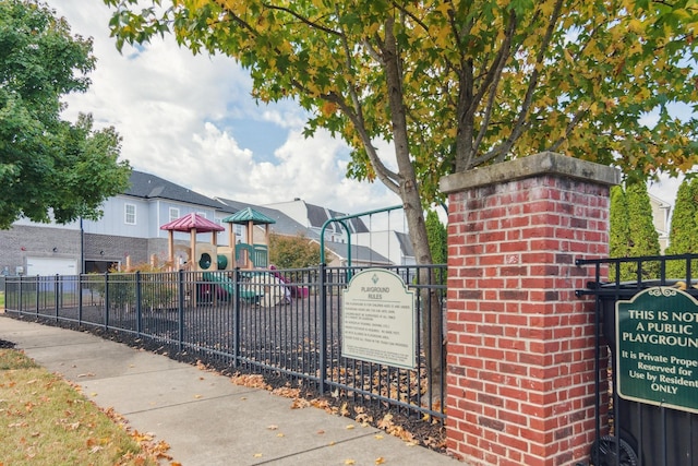 gate featuring fence