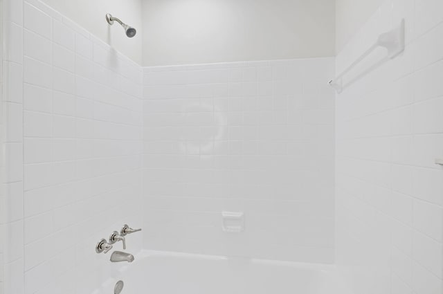 full bath with shower / tub combination