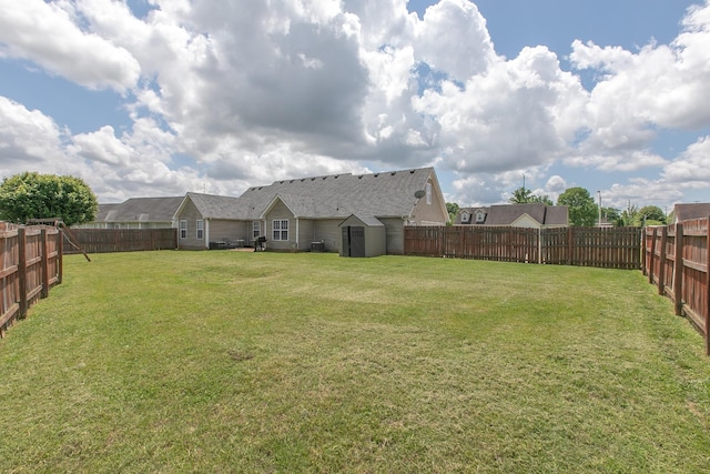 5064 Tricia Pl, Murfreesboro, TN 37129 - view of yard featuring a storage unit and an outbuilding