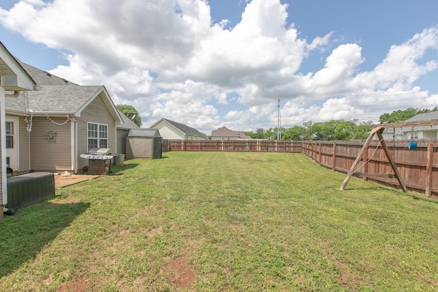 5064 Tricia Pl, Murfreesboro, TN 37129 - view of yard with a shed and an outdoor structure