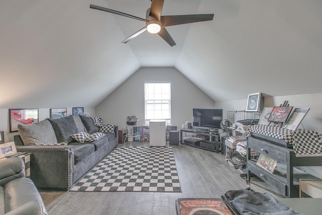 5064 Tricia Pl, Murfreesboro, TN 37129 - living area featuring wood finished floors, ceiling fan, and lofted ceiling