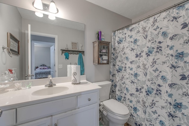 5064 Tricia Pl, Murfreesboro, TN 37129 - full bathroom featuring toilet, connected bathroom, vanity, and curtained shower