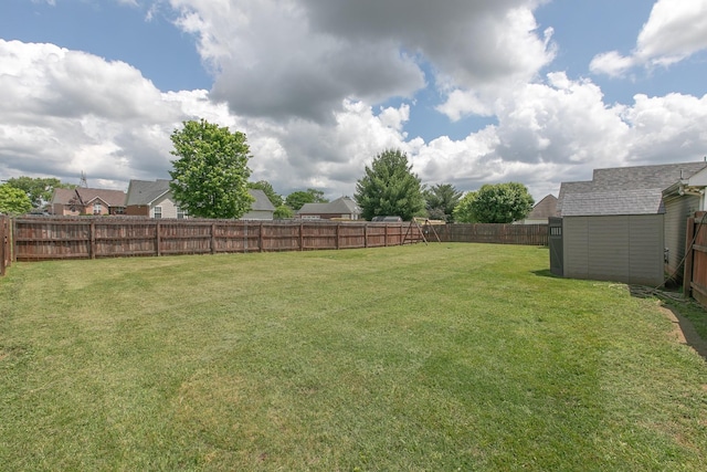 5064 Tricia Pl, Murfreesboro, TN 37129 - view of yard with a storage unit and an outdoor structure