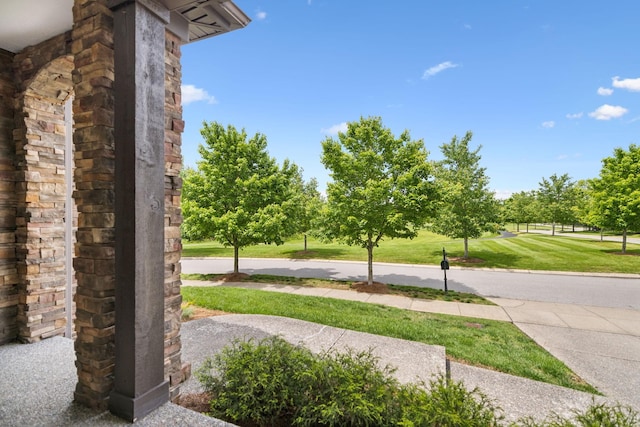 336 Alfred Ladd Rd E, Franklin, TN 37064 - view of home's community featuring a lawn