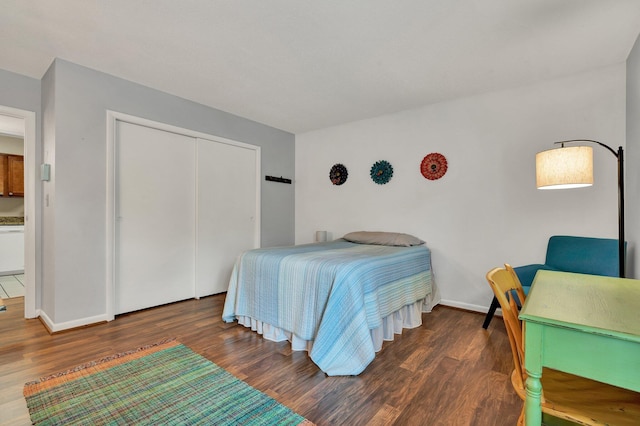 536 River St Unit 536, Chattanooga, TN 37405 - bedroom with wood finished floors, baseboards, and a closet