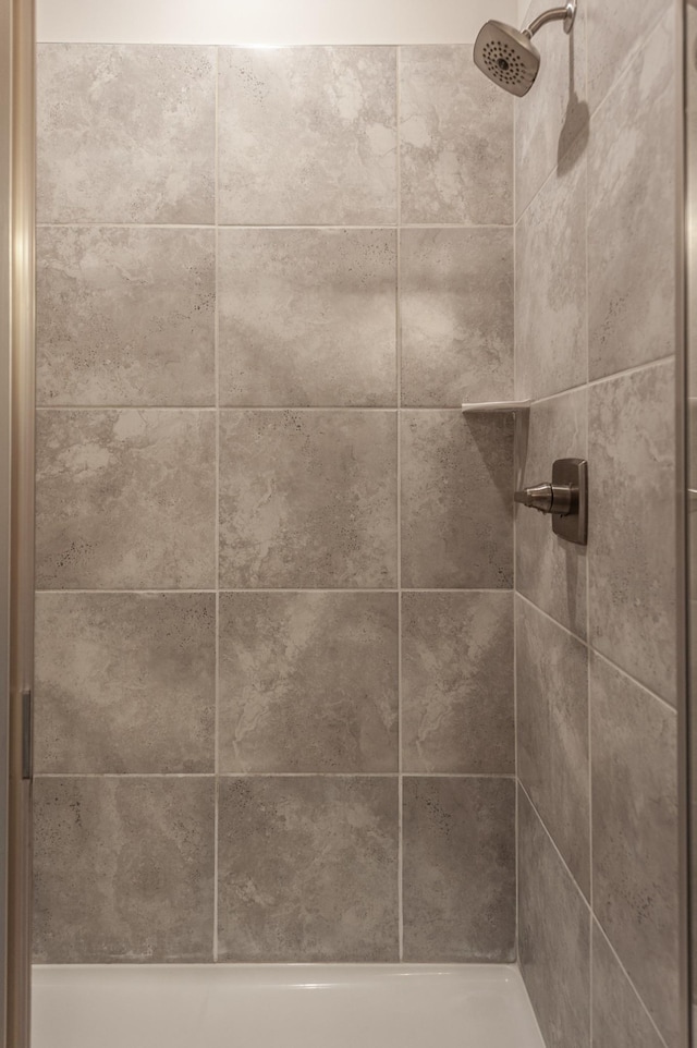 124 Great Falls Ct, Gallatin, TN 37066 - bathroom view of a tile shower