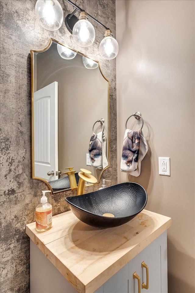 bathroom view of vanity