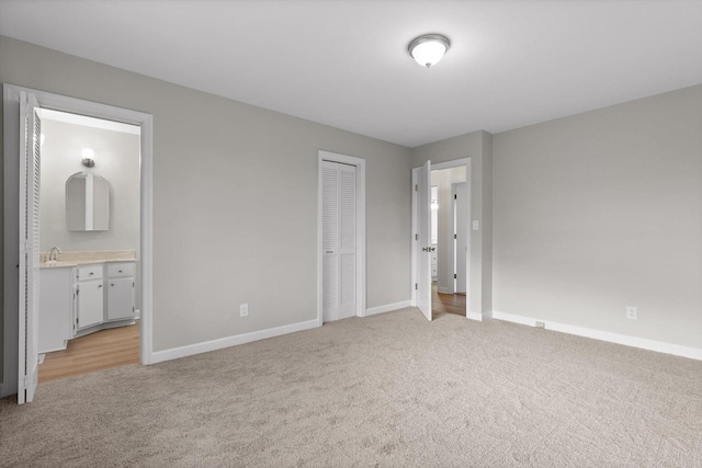 1511 Bunker Hill Dr, Chattanooga, TN 37421 - unfurnished bedroom with light colored carpet, baseboards, a closet, and ensuite bath