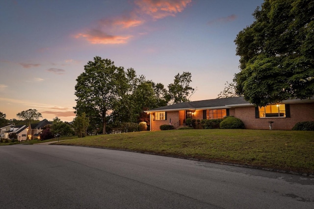 1511 Bunker Hill Dr, Chattanooga, TN 37421 - ranch-style house with a yard and brick siding
