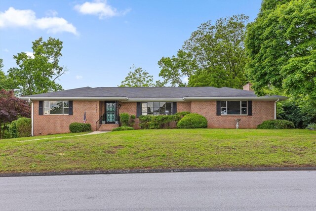 1511 Bunker Hill Dr, Chattanooga, TN 37421 - single story home featuring a chimney, a front lawn, and brick siding