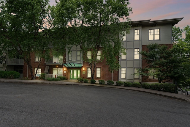 3100 W End Cir Unit 102, Nashville, TN 37203 - view of property at dusk