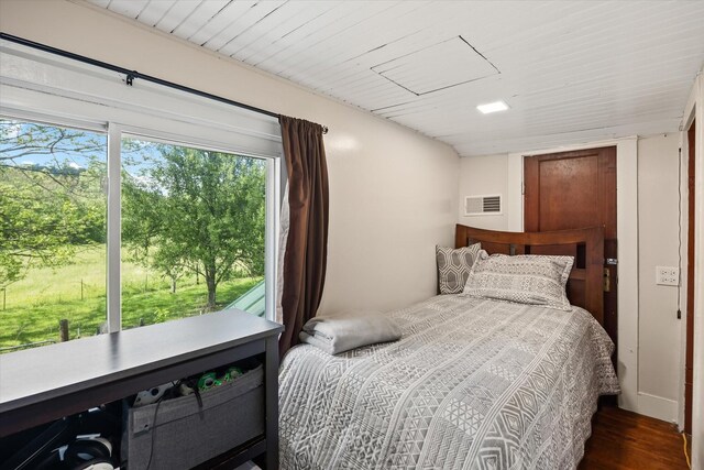 747 Hunting Creek Rd, Whitleyville, TN 38588 - bedroom with wood finished floors