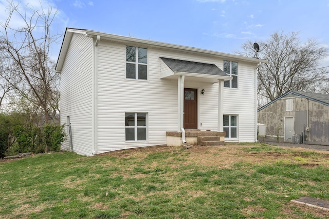 view of front of property with a front yard