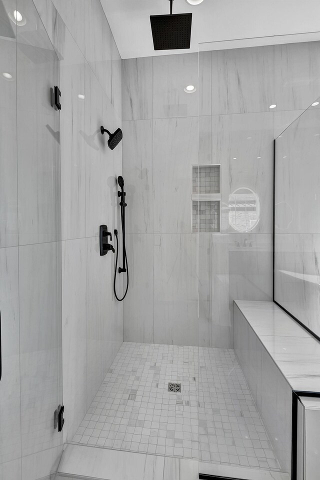 1018 Keeneland Dr, Gallatin, TN 37066 - bathroom featuring a shower stall