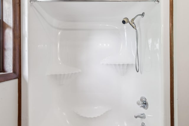 5245 Galen Rd, Lafayette, TN 37083 - bathroom view of tub / shower combination