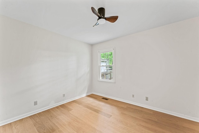 118 Bradbury Ct, Tullahoma, TN 37388 - empty room featuring light wood-style floors, baseboards, and a ceiling fan