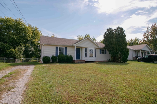 587 Joshua Dr, Clarksville, TN 37042 - ranch-style home featuring dirt driveway