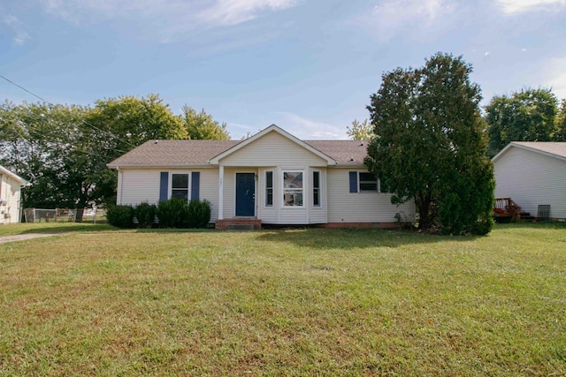587 Joshua Dr, Clarksville, TN 37042 - ranch-style home featuring a front lawn, crawl space, and a shingled roof