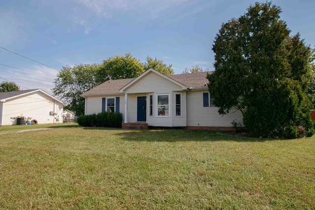 587 Joshua Dr, Clarksville, TN 37042 - ranch-style home with a front lawn, crawl space, and a shingled roof