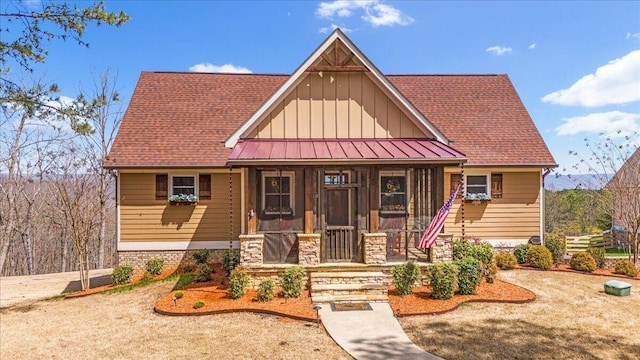 510 Lookout View Dr Unit Rb-177, Jasper, TN 37347 - view of front of house featuring a porch, board and batten siding, and a shingled roof