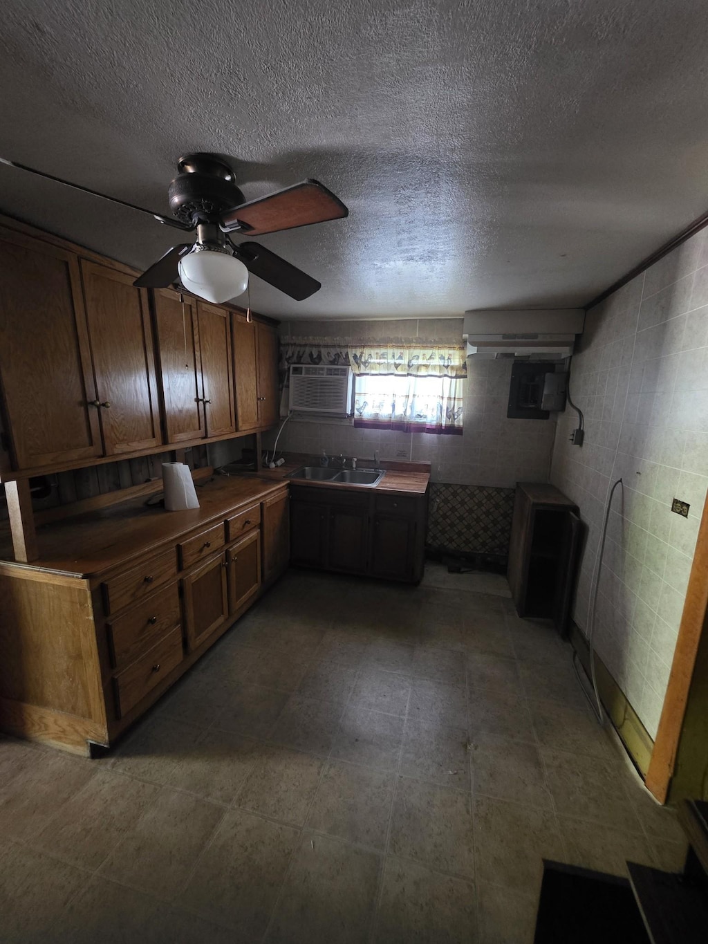 704 Woodrow St, Manchester, TN 37355 - photo 4