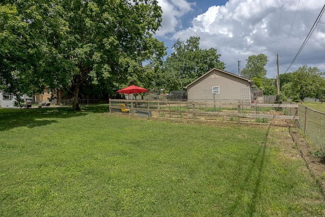 2413 Dundee Ln, Nashville, TN 37214 - view of yard featuring a vegetable garden