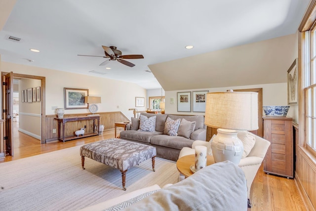 living room with light wood finished floors, ceiling fan, and recessed lighting