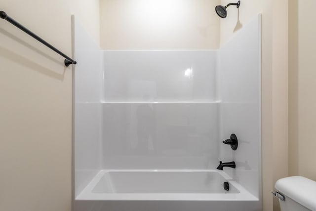 1203 Goose Dr, Springfield, TN 37172 - bathroom with toilet and bathtub / shower combination