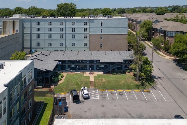 bird's eye view of apartment complex / building