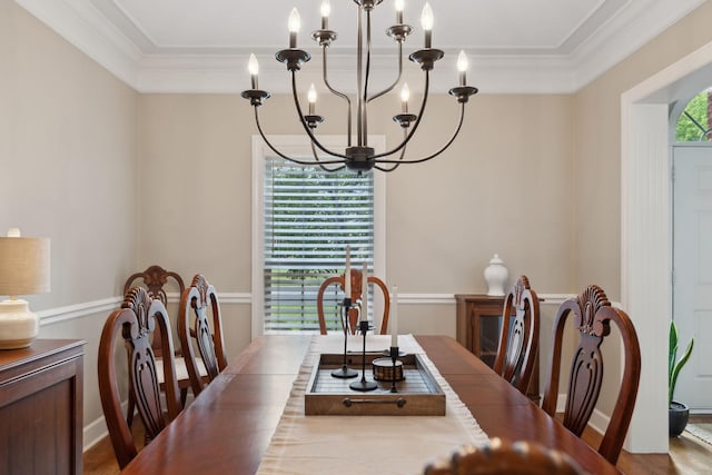 2335 Garrison Cv, Murfreesboro, TN 37130 - dining area with a chandelier and crown molding