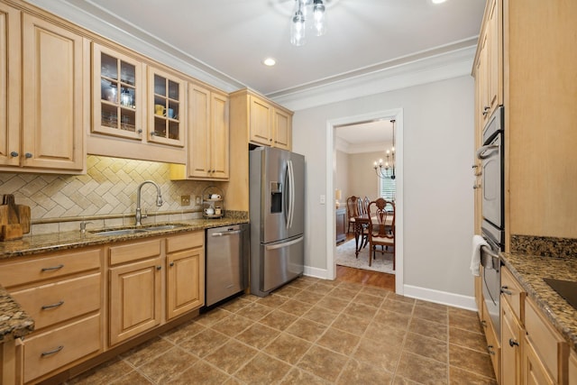 2335 Garrison Cv, Murfreesboro, TN 37130 - kitchen featuring appliances with stainless steel finishes, a sink, ornamental molding, tasteful backsplash, and baseboards