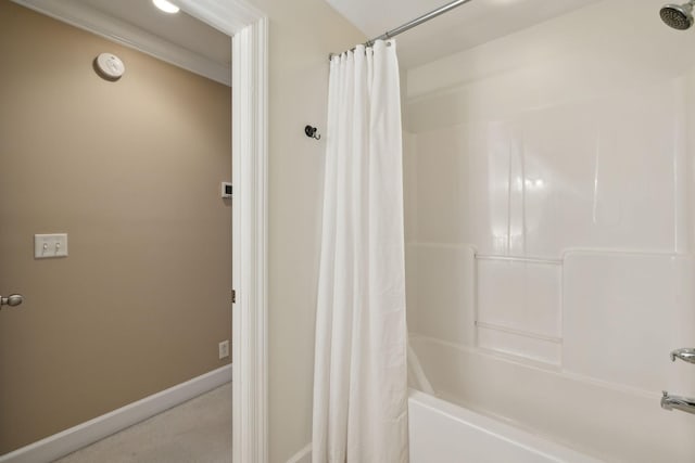 2335 Garrison Cv, Murfreesboro, TN 37130 - bathroom featuring shower / tub combo and baseboards