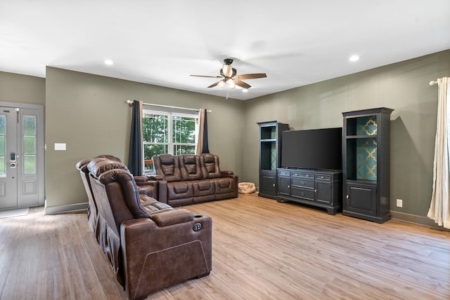 996 Gratton Rd, Clarksville, TN 37043 - living room featuring a ceiling fan, light wood-type flooring, baseboards, and recessed lighting