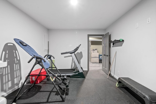 996 Gratton Rd, Clarksville, TN 37043 - exercise room with baseboards