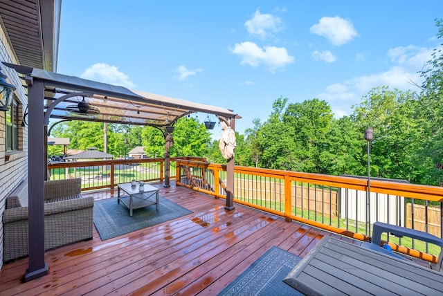 996 Gratton Rd, Clarksville, TN 37043 - wooden terrace with a pergola
