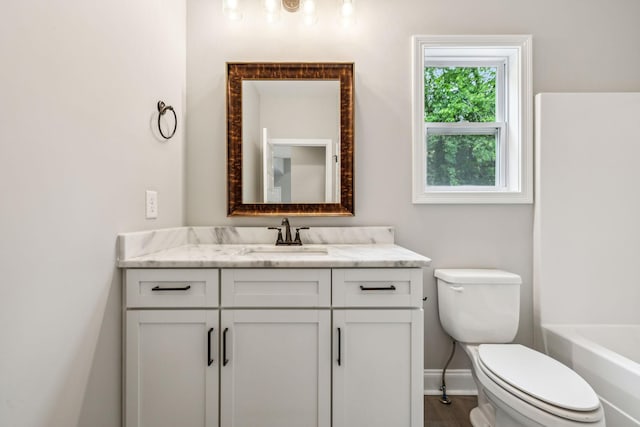 7575 Carthage Hwy, Lebanon, TN 37087 - full bath featuring vanity, toilet, baseboards, and a tub