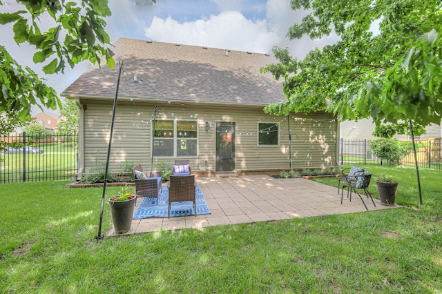 1008 Beverly Ln, Spring Hill, TN 37174 - rear view of property with roof with shingles and a patio area