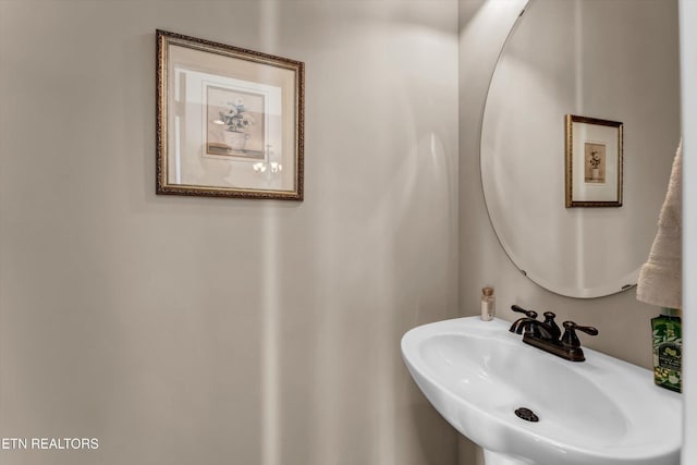 5606 Bridgehampton Dr, Powell, TN 37849 - bathroom with a sink