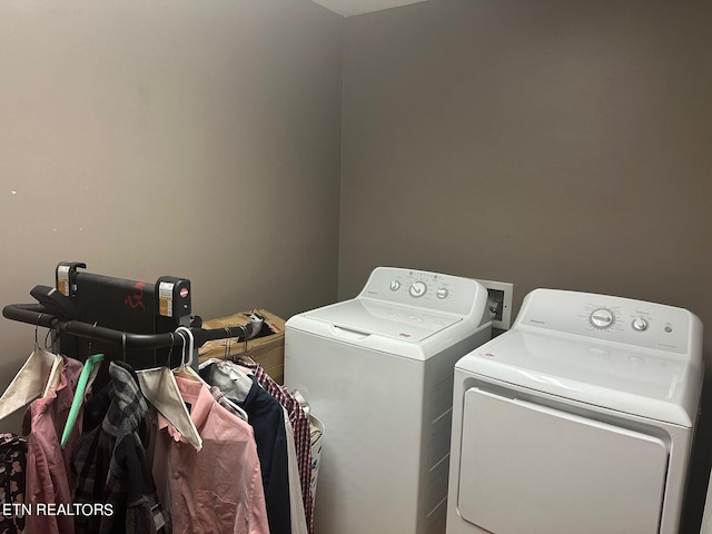 1939 Pinewood Cv, Cleveland, TN 37312 - clothes washing area with separate washer and dryer