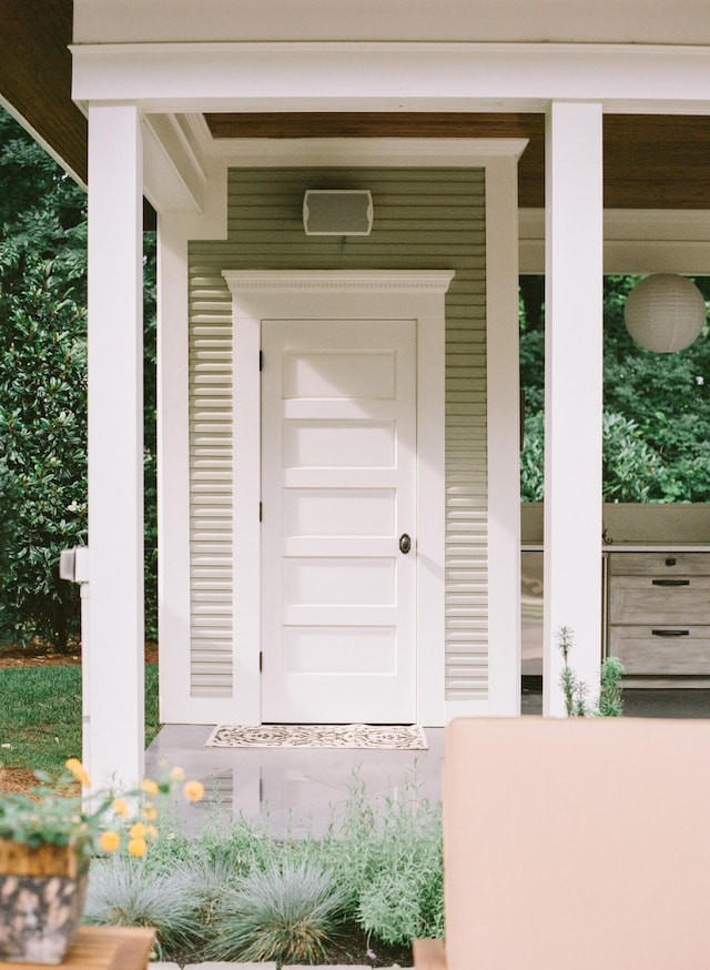 view of property entrance