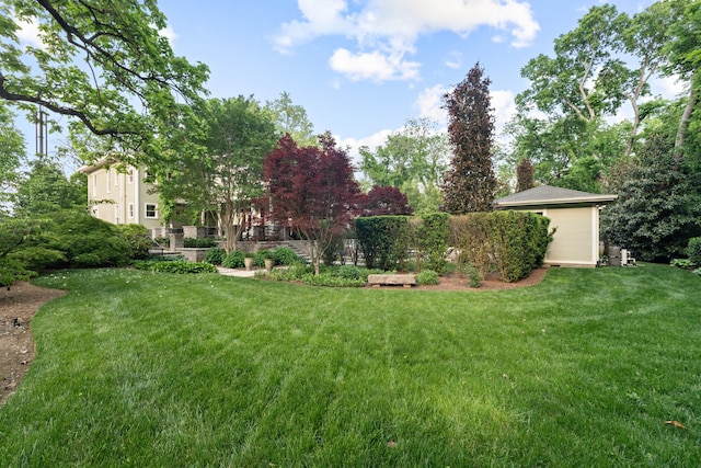 view of grassy yard