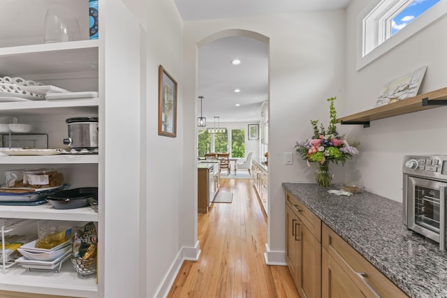 304 Cedar Hollow Ct, Lebanon, TN 37087 - corridor with arched walkways, light wood-style floors, recessed lighting, and baseboards