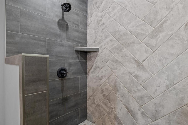 3571 Old Blacktop Rd, Mc Ewen, TN 37101 - bathroom with tiled shower